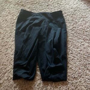 Black leggings with pockets
